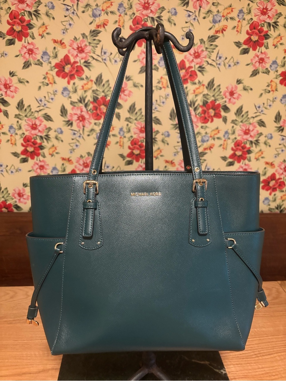 Michael Kors Voyager Forest Green Leather Tote with COA